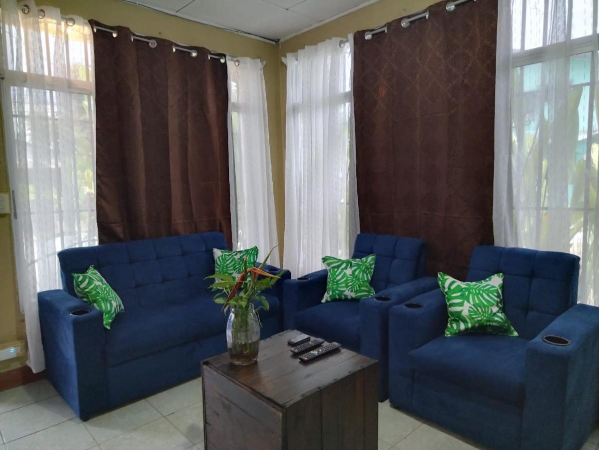Blue House Guest House Puerto Jimenez Exterior photo