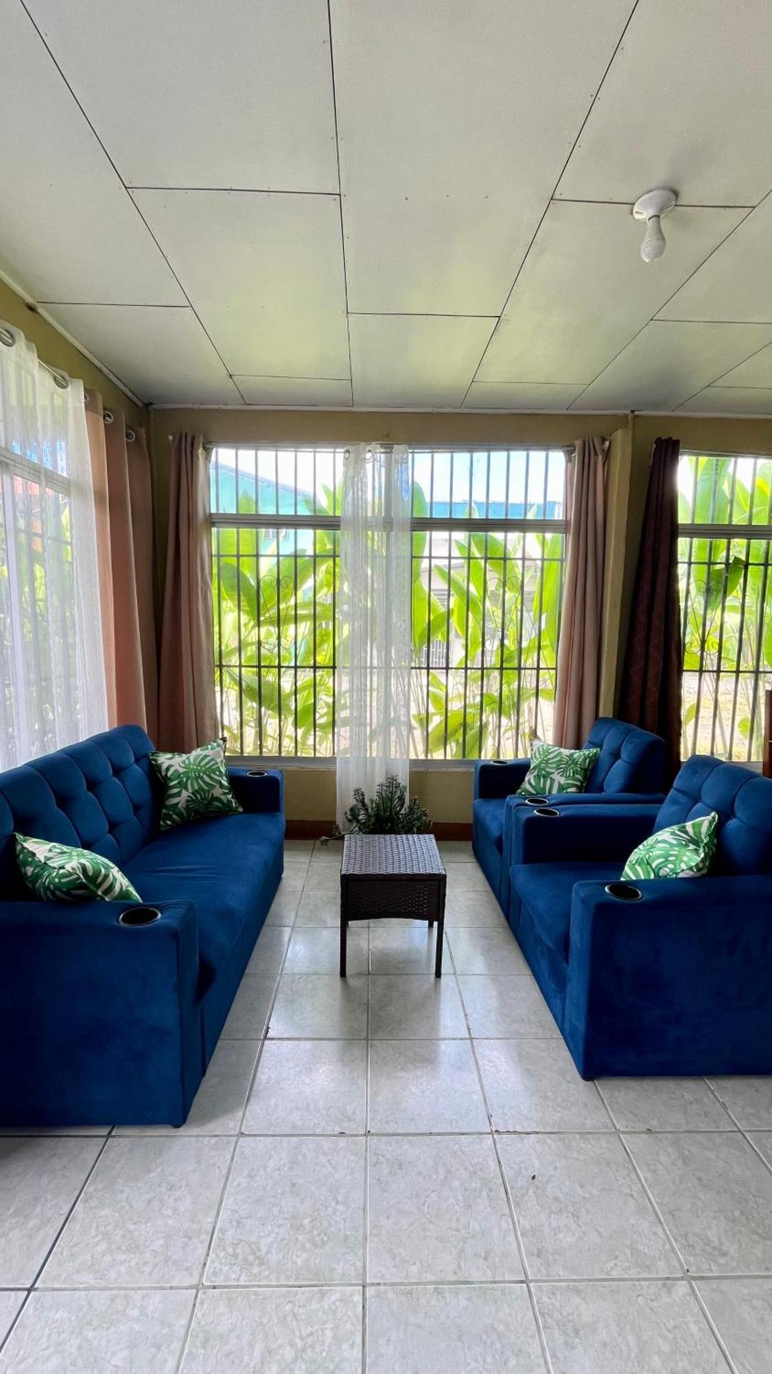 Blue House Guest House Puerto Jimenez Exterior photo