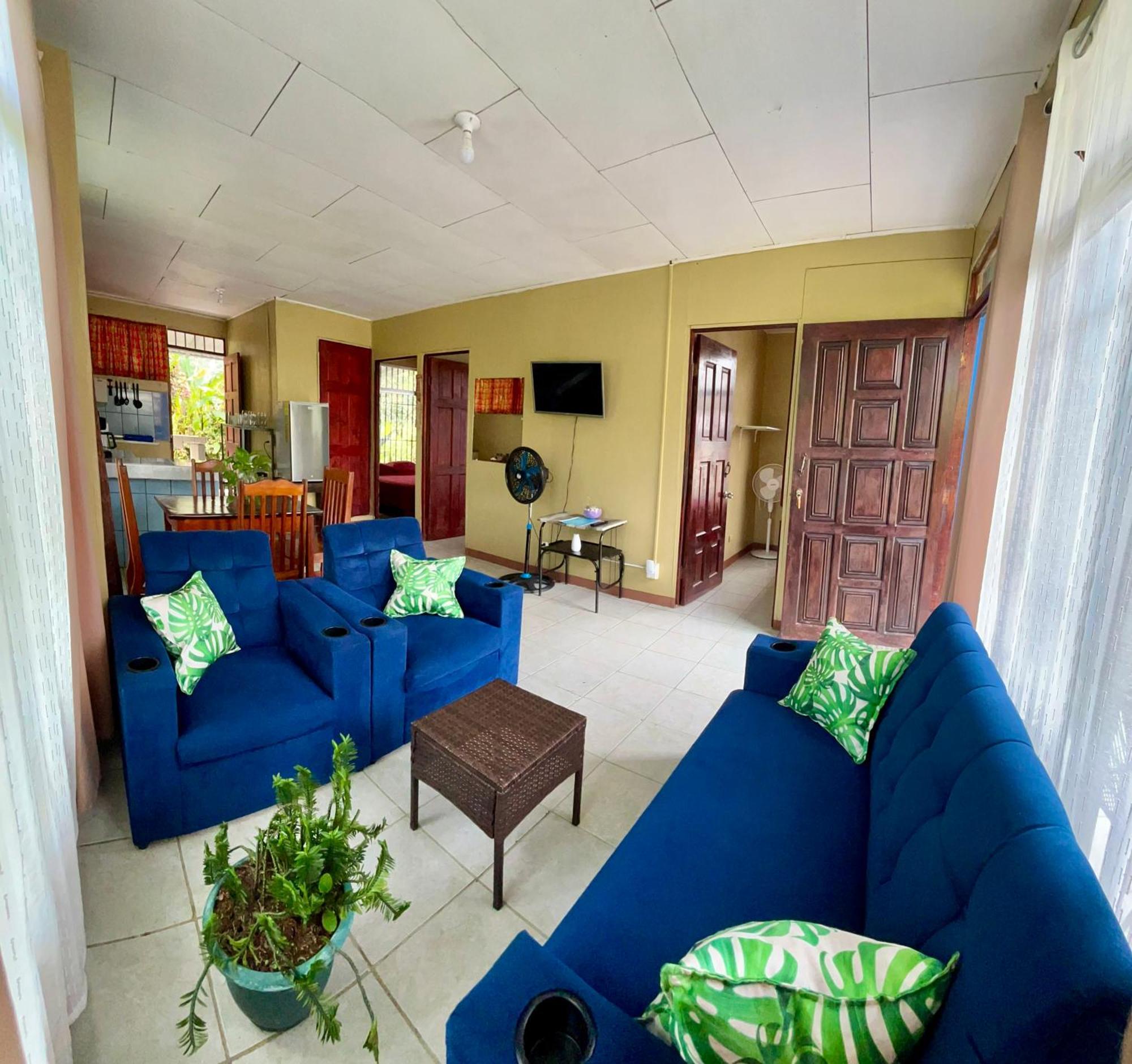 Blue House Guest House Puerto Jimenez Exterior photo